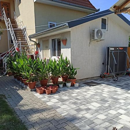 Aniko Apartmanhaz Balatonföldvár Exterior foto