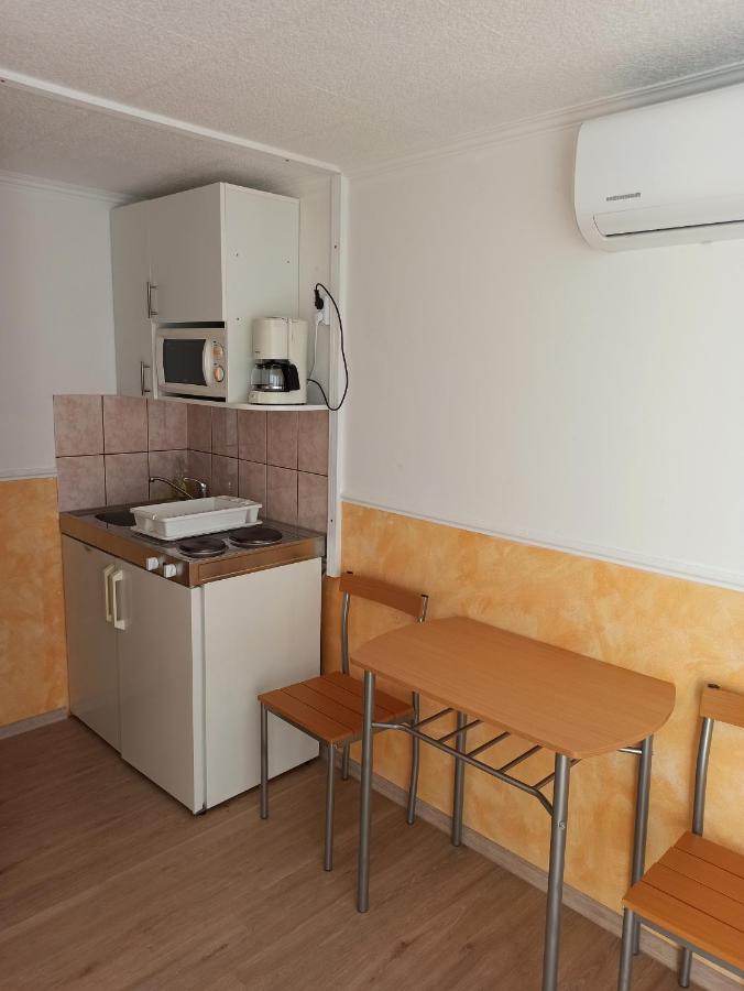 Aniko Apartmanhaz Balatonföldvár Exterior foto
