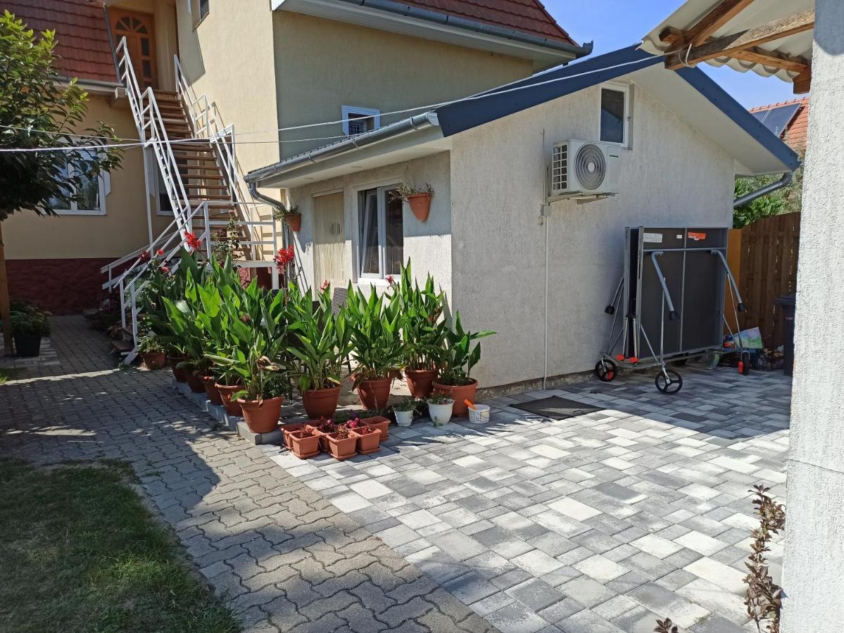 Aniko Apartmanhaz Balatonföldvár Exterior foto