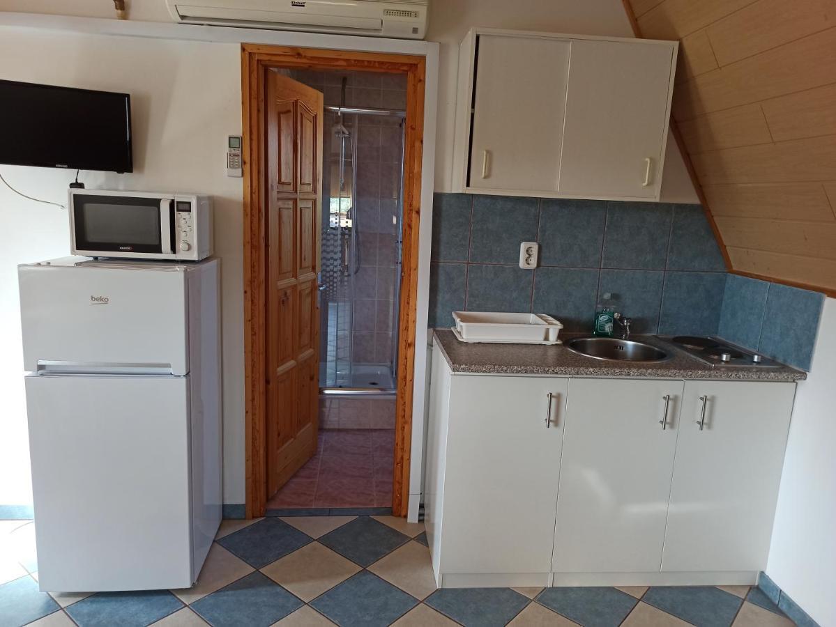 Aniko Apartmanhaz Balatonföldvár Exterior foto