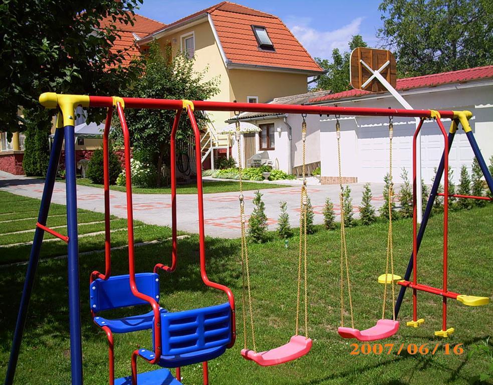Aniko Apartmanhaz Balatonföldvár Exterior foto