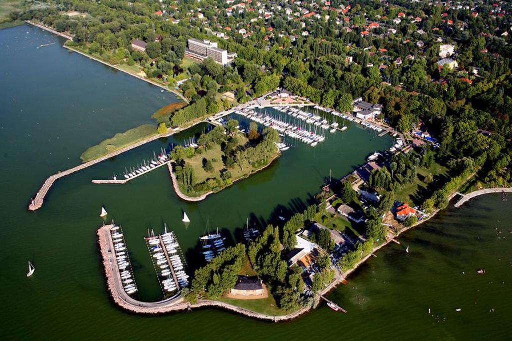 Aniko Apartmanhaz Balatonföldvár Exterior foto