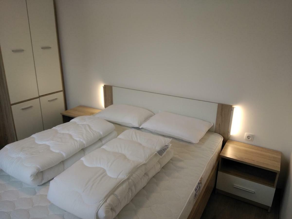 Aniko Apartmanhaz Balatonföldvár Exterior foto